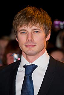 How tall is Bradley James?